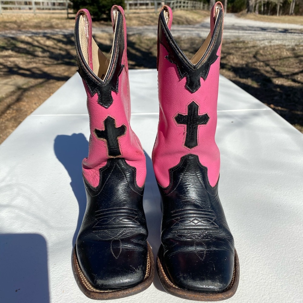Old West cowgirl boots